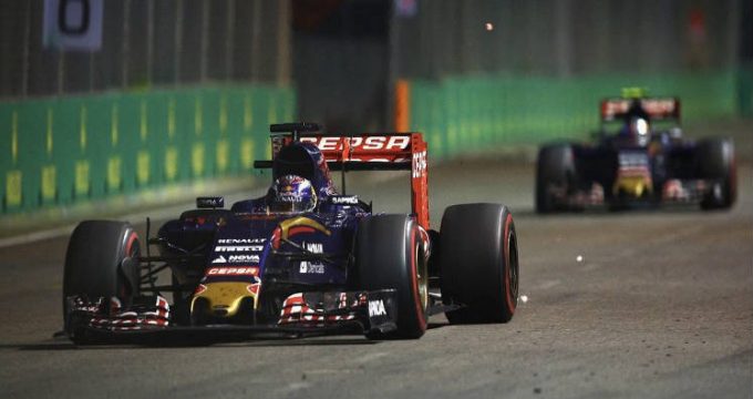 Max-Verstappen-pole-position-Singapore