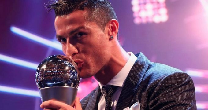 Cristiano-Ronaldo-Wereldvoetballer-jaar-2017