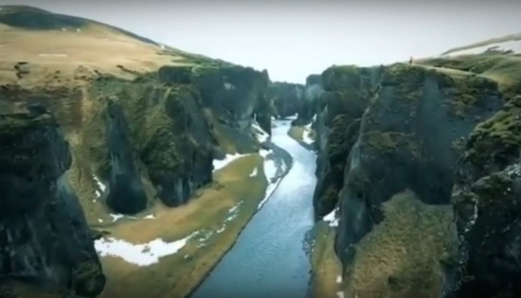Lopen-berg-IJsland