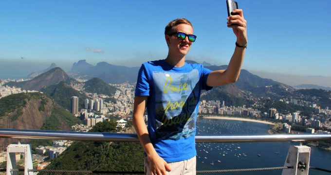 vakantie-millennials-instagram-selfie